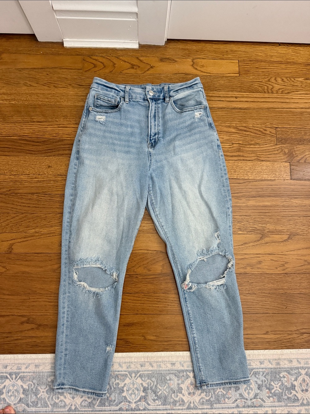 American Eagle Outfitters Light Blue Distressed Boyfriend Jeans